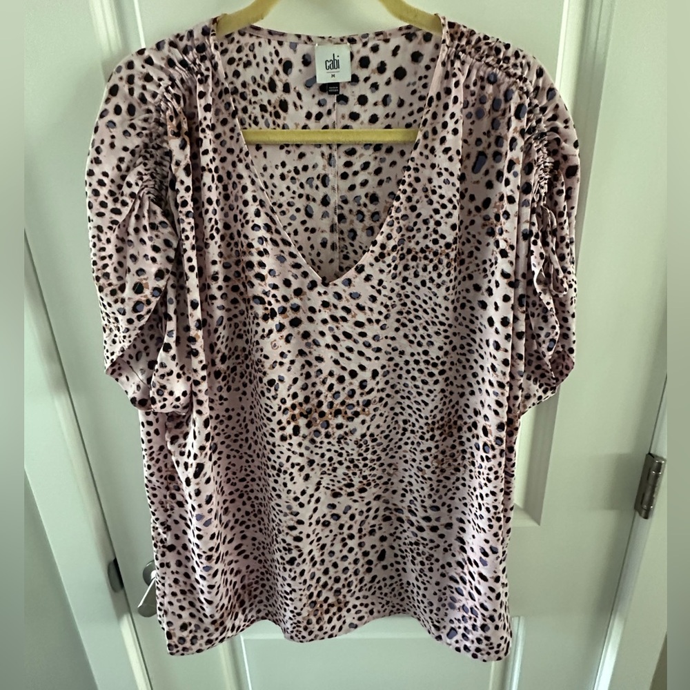 Cabi seaside top, pink, leopard cinched sleeve size Medium
